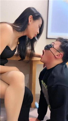 【爱丽丝】双S-踩踏/黑丝美腿恋足舔/舔腋下 艾彩调教库 第11张
