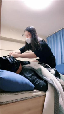 【素人星探】闻鞋闻脚发骚 艾彩调教库 第6张