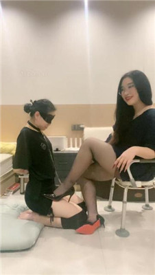 【小羊】小三被迫做我的母狗 艾彩调教库 第5张