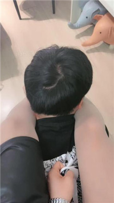 【三娘】挑战身体极限-口水/全踩/深喉插吐/跪舔呕吐物/磕头求饶 艾彩调教库 第14张