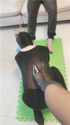 【凌儿女神】绿帽老公伺候情侣主 艾彩调教库 第6张