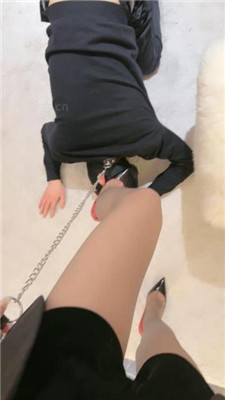 【美美子】女白领黑丝高跟诱惑同事当狗伺候 艾彩调教库 第11张