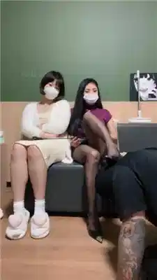 【莉宝儿】带素人175女大学生-膝盖顶裆/混合圣水/虐乳/脚耳光-HD绳艺资源网