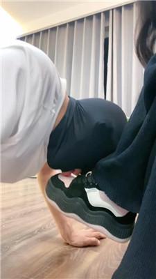【七七】抽耳光/舔脏运动鞋/白袜脚捂脸/sp/转胯/掐乳 艾彩调教库 第2张