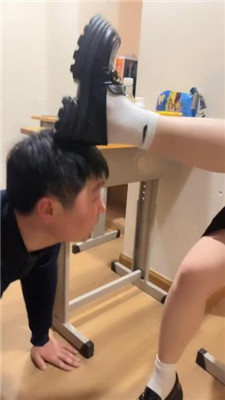 【司野】洛丽塔妹妹-皮鞋白袜诱惑抖M 艾彩调教库 第6张