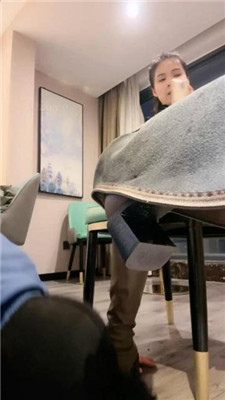 【冷御大大】吐口水/长靴踩/抽耳光/闻鞋窝/人肉坐垫/重口喂食 艾彩调教库 第13张