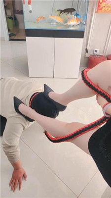【安安女王】绿帽前任伺候我和老公 艾彩调教库 第13张