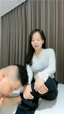 【冷御大大】近距离裸足恋足狂舔 艾彩调教库 第7张