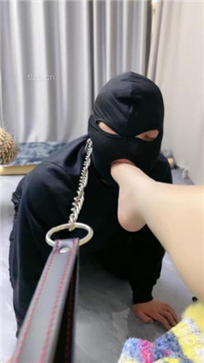 【cc.s】鞭打抽耳光/小白鞋白袜踩/脏鞋底/脚插嘴 艾彩调教库 第18张