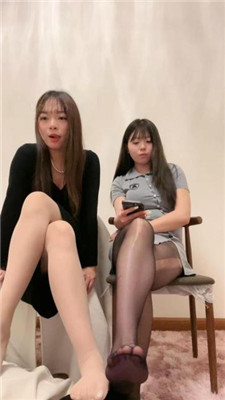 【静静香】双S-美腿诱惑踩脚垫狗【上】【双视角版】 艾彩调教库 第2张