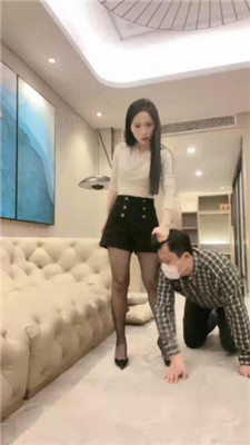 【倩倩啊】高跟美腿主播训狗 艾彩调教库 第7张