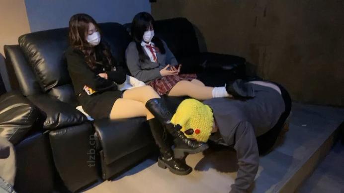 【精神小妹】素人学生S-私人影院群调群虐 艾彩调教库 第2张