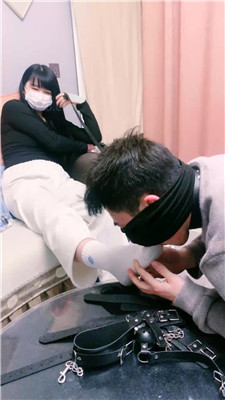 【大小姐S】牵狗链/跪舔脏鞋白袜/强制闻鞋 艾彩调教库 第8张