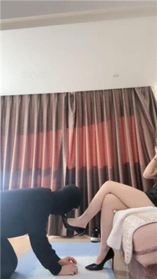 【不期而遇】太监狗-脚喂食/转胯遛狗/清理脚底/暴打狗脑袋-HD绳艺资源网