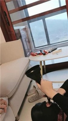 【凌儿女神】绿帽老公伺候情侣主 艾彩调教库 第16张