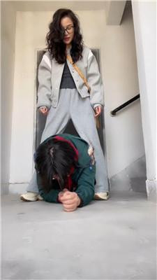 【素人挖掘机】户外真实开发宝妈做S 艾彩调教库 第7张
