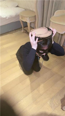 【妆主大大】绿帽老公伺候妻主就寝 艾彩调教库 第29张