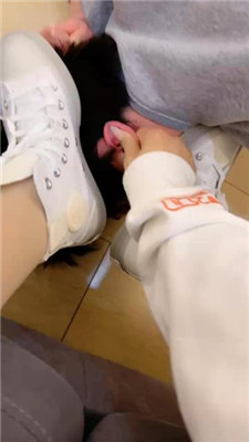 【海绵大大】骑马转胯/高帮帆布鞋踩踏/清理脏鞋/揪耳朵 艾彩调教库 第17张