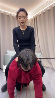 【素人挖掘机】sp/长靴碾压狗爪/胯下乳/吃原味棉袜/坐脸窒息 艾彩调教库 第6张