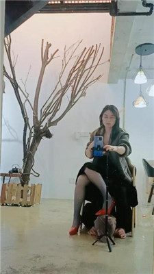 【绯闻王妃】圈养狗犬化爬行/打手心/重口强制喂食 艾彩调教库 第16张