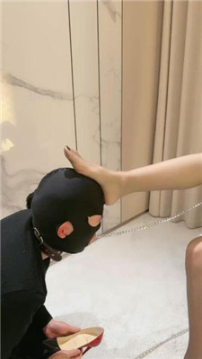 【美美子】女白领黑丝高跟诱惑同事当狗伺候 艾彩调教库 第13张