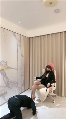 【美美子】女白领黑丝高跟诱惑同事当狗伺候 艾彩调教库 第5张