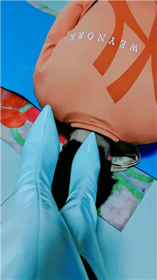 【美容院S】跪舔原味肉丝jio/手铐/丝袜塞嘴/鞭打耳光 艾彩调教库 第9张