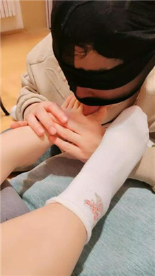 【情侣念主】看女友怎么玩弄绿帽老公 艾彩调教库 第7张