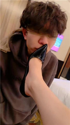 【不知名美女】绿帽男友-丝袜塞嘴疯狂发骚 艾彩调教库 第5张