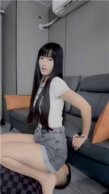 【偏不S】裸足深喉狂舔/口水痰盂/深喉/坐脸窒息 bf43018 艾彩调教库 第16张