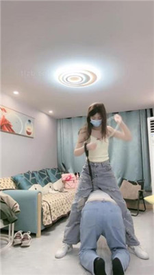 【樱子大人】转胯骑马/抽耳光/全体重踩踏/舔脏鞋底/提档 艾彩调教库 第16张