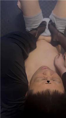 【尤野】重度掐乳发骚/高跟黑丝踩/镜前羞辱 JS240715-1 艾彩调教库 第10张