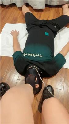 【美羊羊】脏鞋黑棉袜踩虐/骑狗背/强制闻鞋 JS240721-4 艾彩调教库 第15张