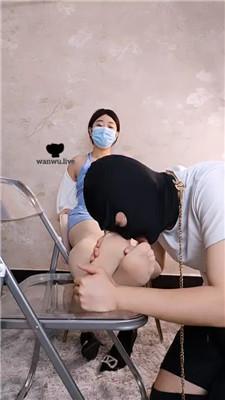 【桃桃樱】强制圣水磕头10000次/内裤套头【双视角】 JS240709-21 艾彩调教库 第10张