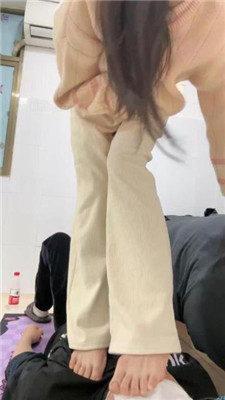 【绵绵】绿帽男友伺候我约会回家 艾彩调教库 第7张