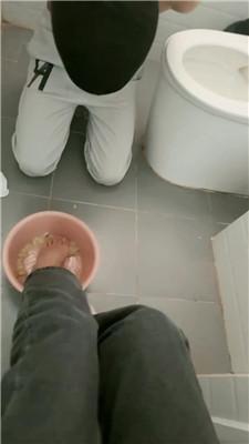 【婉欣】囚禁狗奴在厕所/喂食【双视角版】 JS240720-47 艾彩调教库 第7张