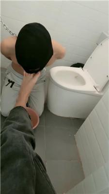 【婉欣】囚禁狗奴在厕所/喂食【双视角版】 JS240720-47 艾彩调教库 第8张