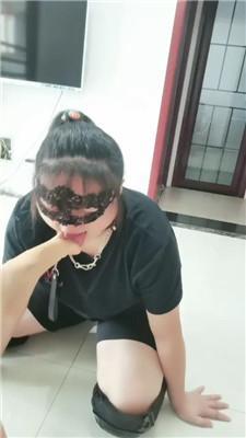 【凌儿女神】酸奶洗玉足/高跟鞋踩脖/脚耳光 bf43100 艾彩调教库 第4张