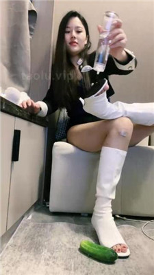 【琪琪大人S】伺候小妈 JS240801-18 艾彩调教库 第13张