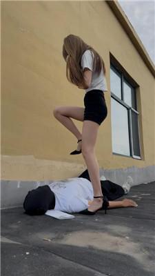 【精神小妹】天台173学生S高跟下的肉垫 bf43166 艾彩调教库 第10张