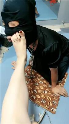 【东营天香百合】狗链遛狗/骑马转胯/清理脏鞋底/嘴叼鞋 bf42791 艾彩调教库 第14张
