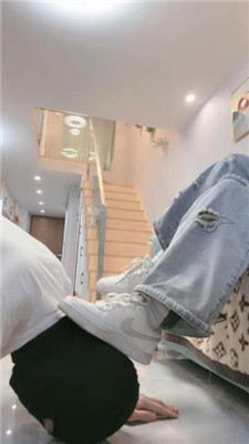 【樱子大人】伺候主人起床-空军一号白棉袜辱/骑马转胯/踩踏提档 艾彩调教库 第3张