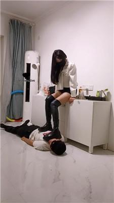 【cici】双S-脏鞋碾压喂食/清理脏鞋底/踢裆/踩踏【四视角版】bf42804 艾彩调教库 第18张