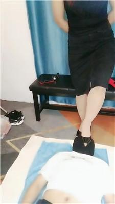 【玉】跪舔脏鞋肉丝脚/耳光/鞋插嘴/坐脸踩脸窒息 JS240714-5 艾彩调教库 第10张