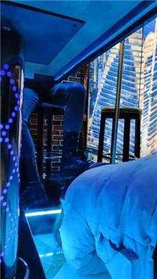 【樱樱】俄罗斯混血女女KTV强制虐【三】 艾彩调教库 第3张
