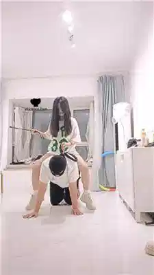 【QQs】小白鞋白袜-骑马遛狗/碾压狗爪/打手心/吃烟灰/舔脏鞋底 bf42716-HD绳艺资源网