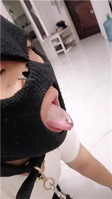【QQs】小白鞋白袜-骑马遛狗/碾压狗爪/打手心/吃烟灰/舔脏鞋底 bf42716 艾彩调教库 第17张