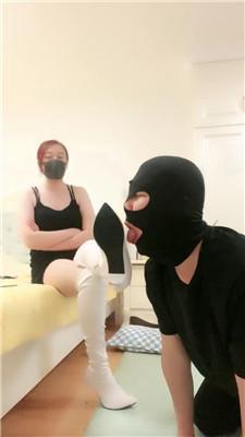 【小妮】白靴虐-清理脏鞋底/全体重踩踏/骑马 JS240720-1 艾彩调教库 第4张