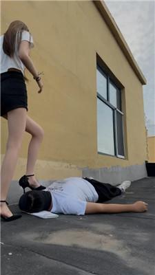 【精神小妹】天台173学生S高跟下的肉垫 bf43166 艾彩调教库 第6张