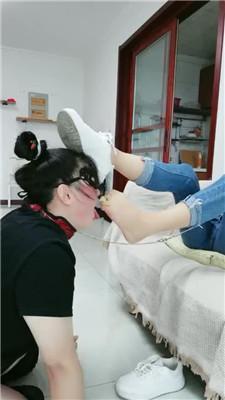 【凌儿】耳光教训偷懒母畜/闻臭鞋臭脚/脚喂食 bf42842 艾彩调教库 第10张